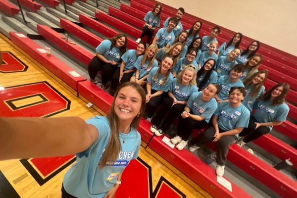 Link Crew leaders take a selfie in the gym